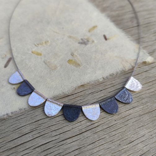 Collar curt Nefertiti