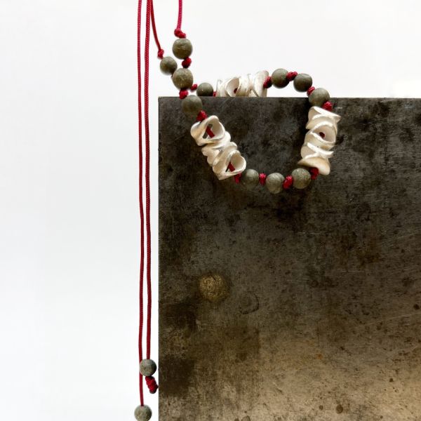 Collar curt Miratge